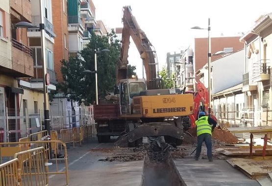 Ir a la noticia Aigües de l’Horta y el Ayuntamiento de Torrent renuevan la red de alcantarillado en la calle Constitución